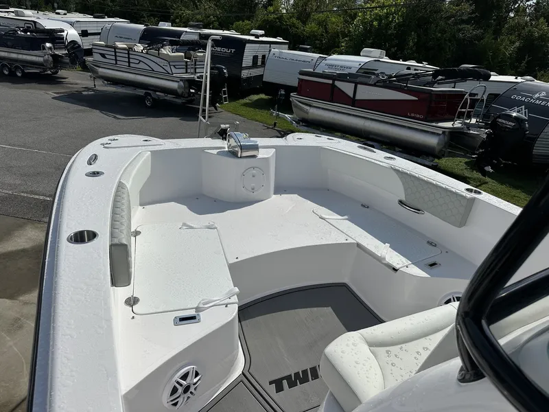 Slide: The Image of Twin Vee GFX 24GFX 2026 - 14