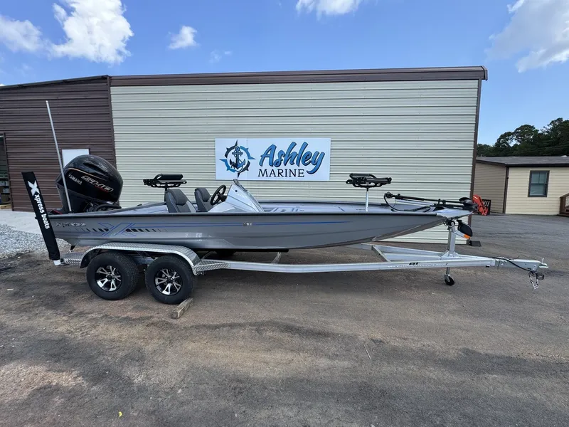 Slide: The Image of Xpress H20C Crappie 2026 - 1