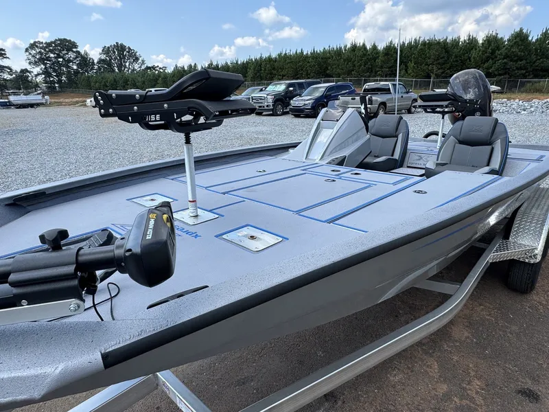 Slide: The Image of Xpress H20C Crappie 2026 - 3