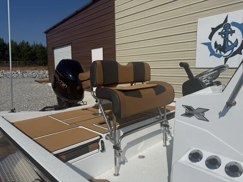 Slide: The Image of Xpress Hyper-Lift Bay Series SEADECK-MK TERROVA SPOTLOCK 2026 - 3