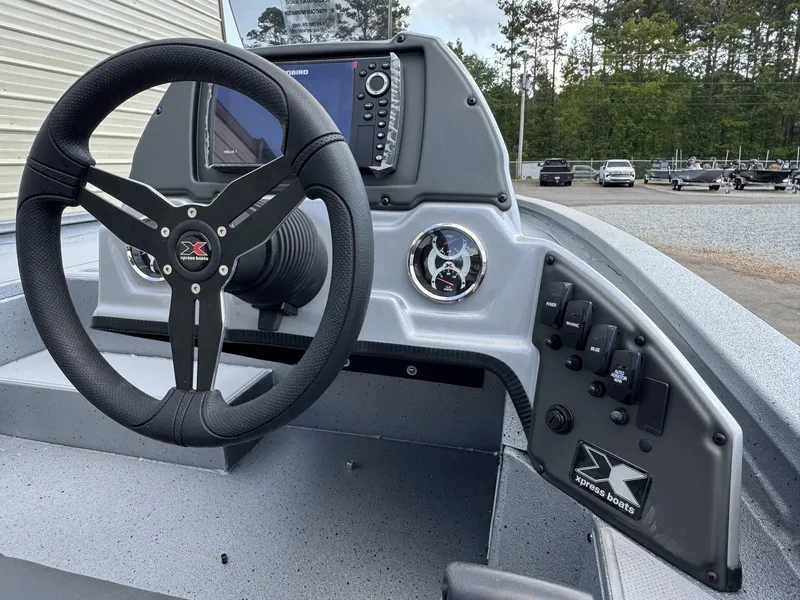 Slide: The Image of Xpress H20C Crappie 2026 - 5