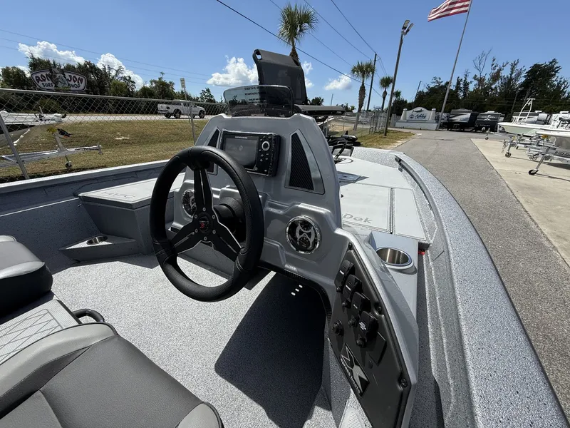 Slide: The Image of Xpress Hyper-Lift Crappie Series 2026 - 8