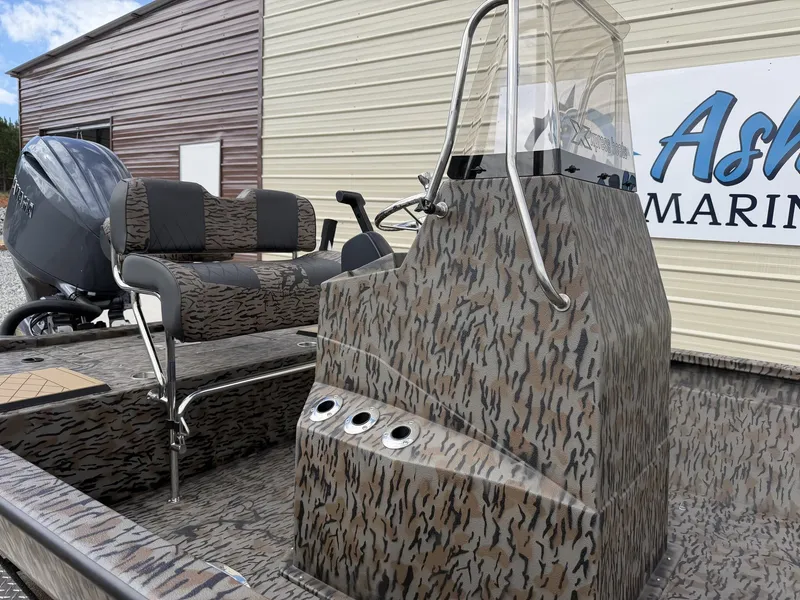 Slide: The Image of Xpress Hyper-Lift Bay Series 210 BAY 2026 - 5