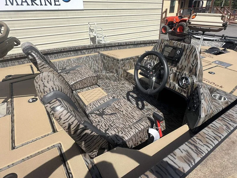 Slide: The Image of Xpress Hyper-Lift Crappie Series H18 2026 - 5