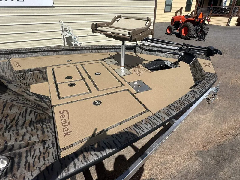 Slide: The Image of Xpress Hyper-Lift Crappie Series H18 2026 - 9