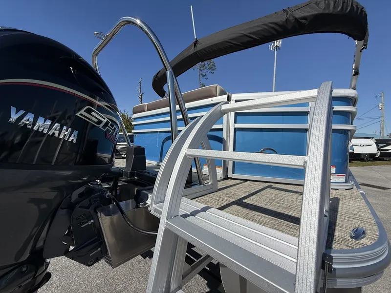 Slide: The Image of SunCatcher Select Series 20C-90HP SHO YAMAHA 2026 - 3