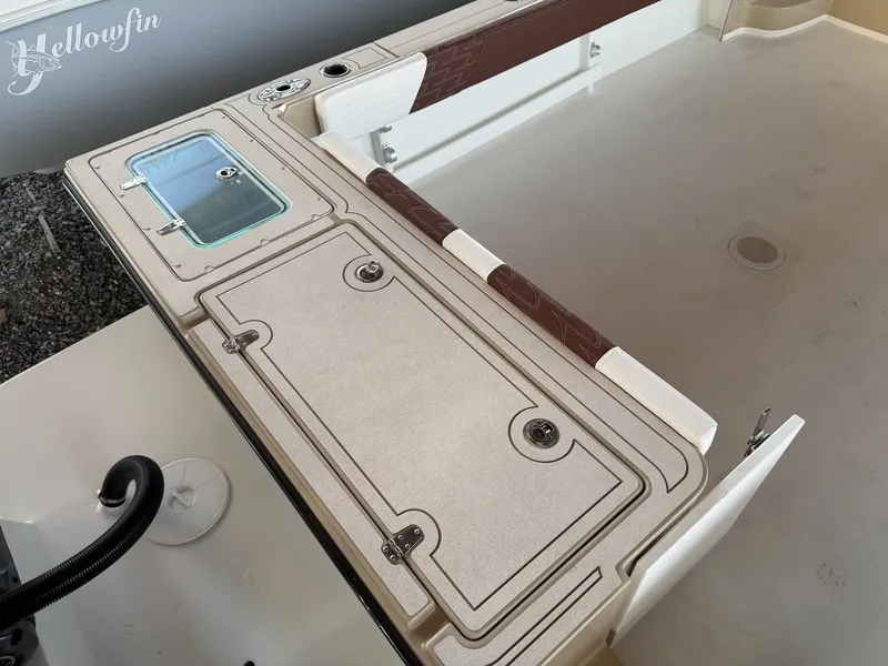 Slide: The Image of Parker Marine 287 Explorer 2026 - 18