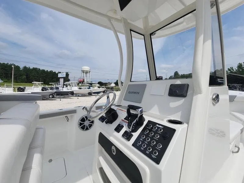 Slide: The Image of Parker 2600 Center Console 2025 - 6