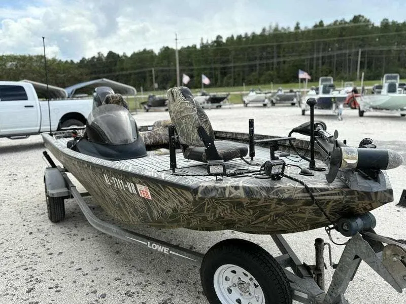 Slide: The Image of Lowe Stinger ST175 2016 - 3