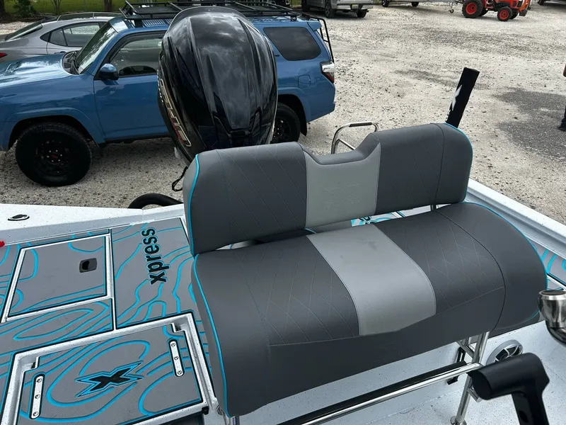 Slide: The Image of Xpress X23B Bay Lounge 2025 - 19