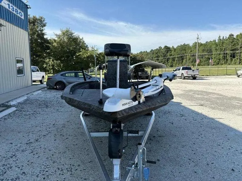 Slide: The Image of Xpress Hyper-Lift Bay Series 210 BAY 2026 - 3