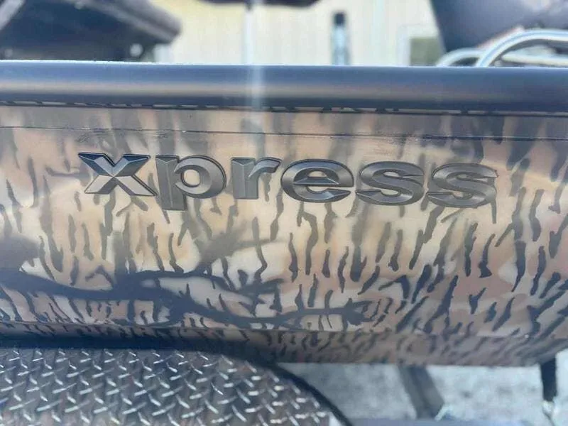 Slide: The Image of Xpress Hyper-Lift Bay Series 210 BAY 2026 - 7