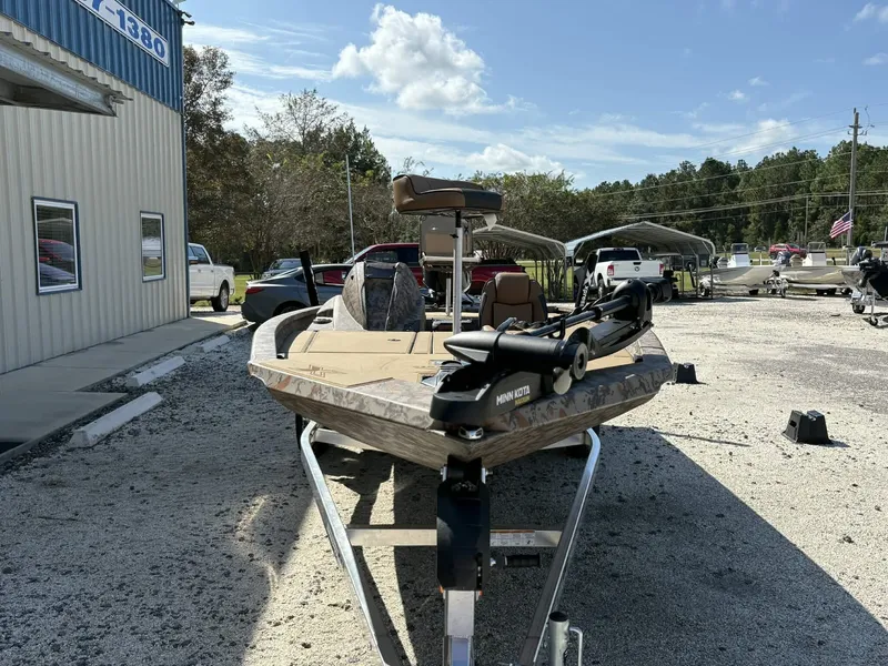 Slide: The Image of Xpress Hyper-Lift Bass Series H20 2026 - 3