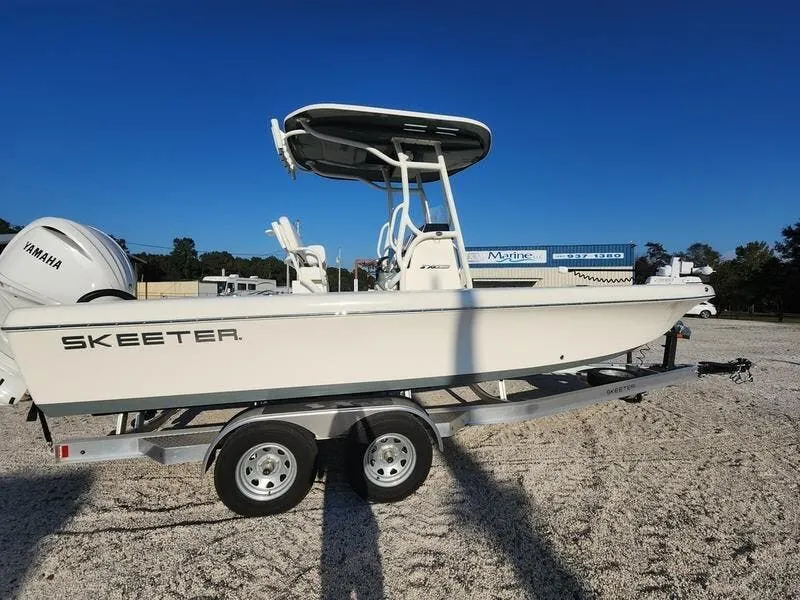 Slide: The Image of Skeeter SX2350 2025 - 7