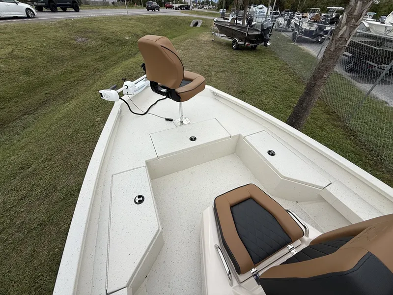 Slide: The Image of Xpress H20B Bay 2026 - 5