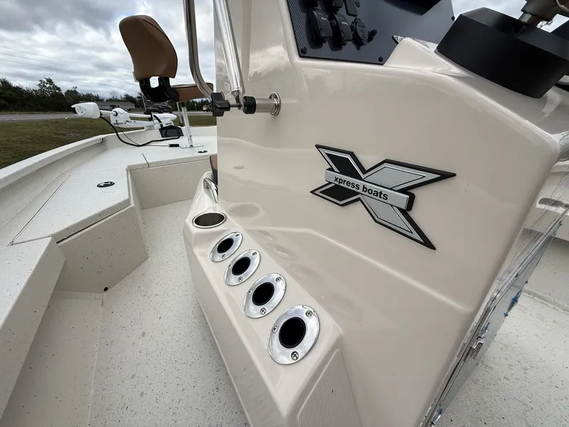 Slide: The Image of Xpress H20B Bay 2026 - 8