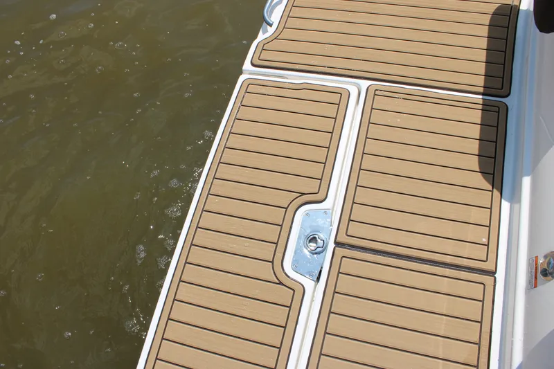 Slide: The Image of Sea Ray SDX 290 2026 - 33