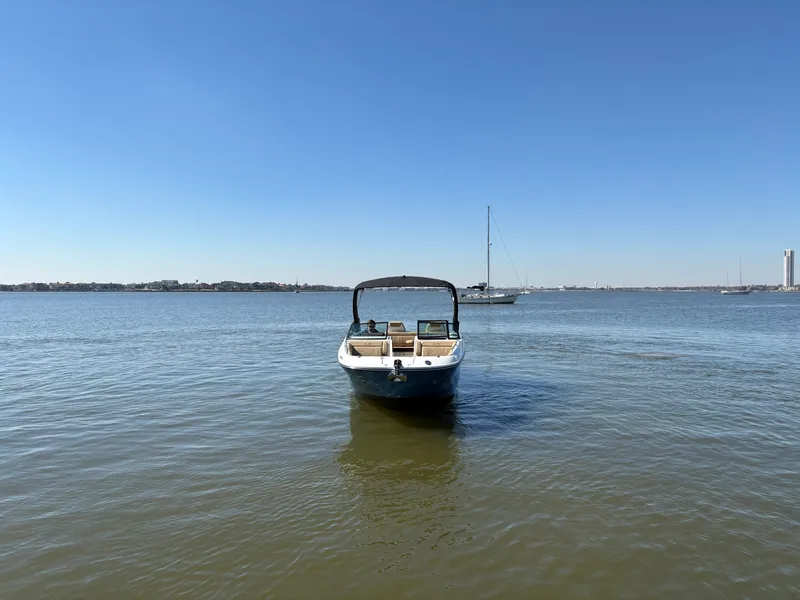 Slide: The Image of Sea Ray SDX 290 2026 - 6