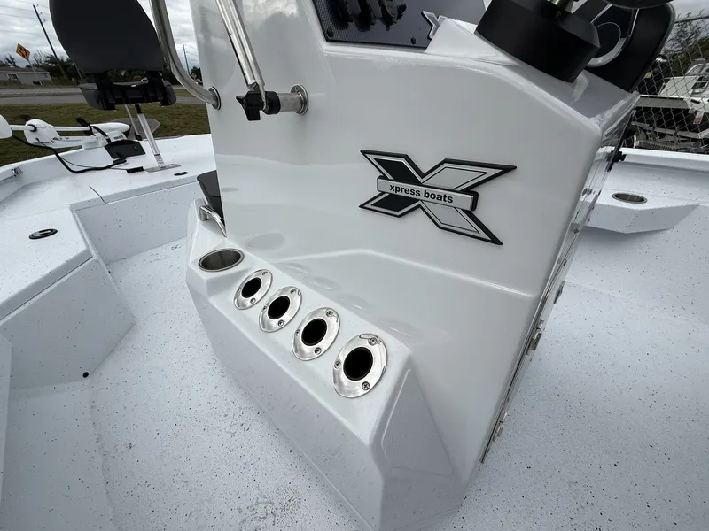 Slide: The Image of Xpress H20B Bay 2026 - 8