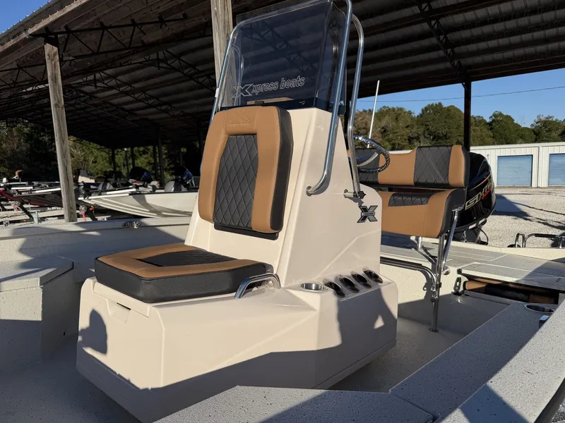 Slide: The Image of Xpress Hyper-Lift Bay Series H20 BAY-HYD STEERING 2026 - 4