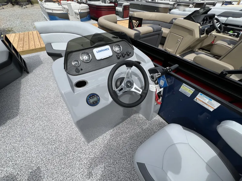 Slide: The Image of Veranda Vista View Series 20RC 2025 - 5