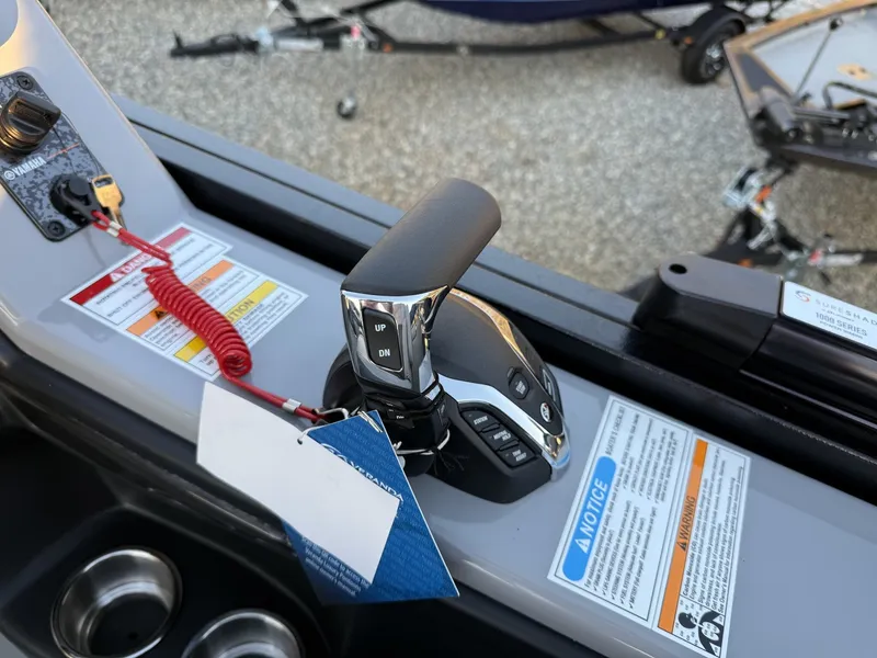 Slide: The Image of Veranda Relax Series VR25RC XL 2025 - 11