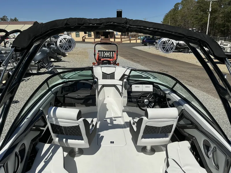 Slide: The Image of Monterey 238SS Super Sport 2025 - 7