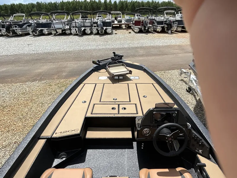 Slide: The Image of Xpress H20C Crappie 2026 - 11