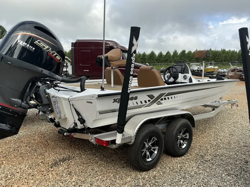 Slide: The Image of Xpress Hyper-Lift Bass Series H20 2026 - 10