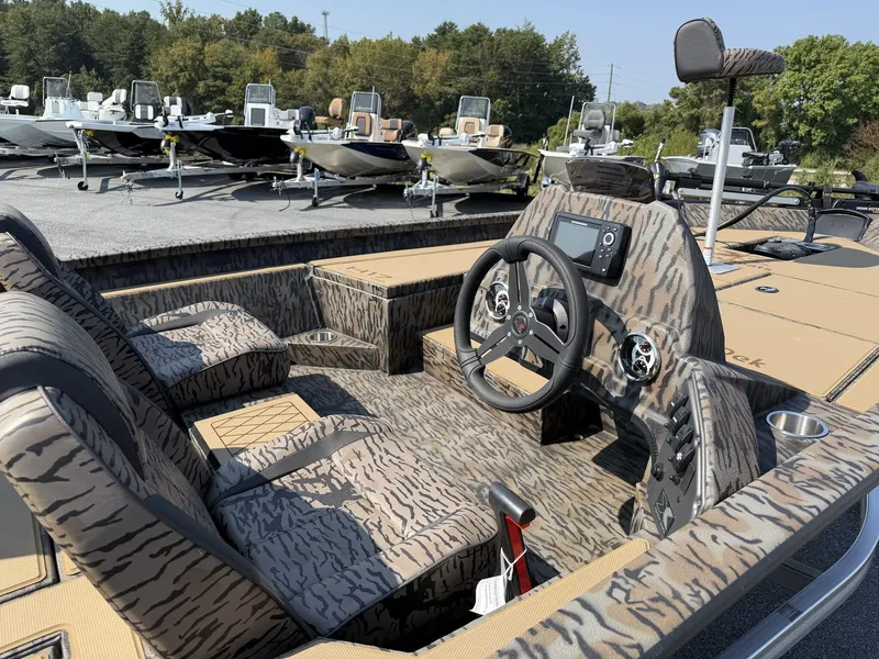 Slide: The Image of Xpress Hyper-Lift Bass Series H17 2026 - 5