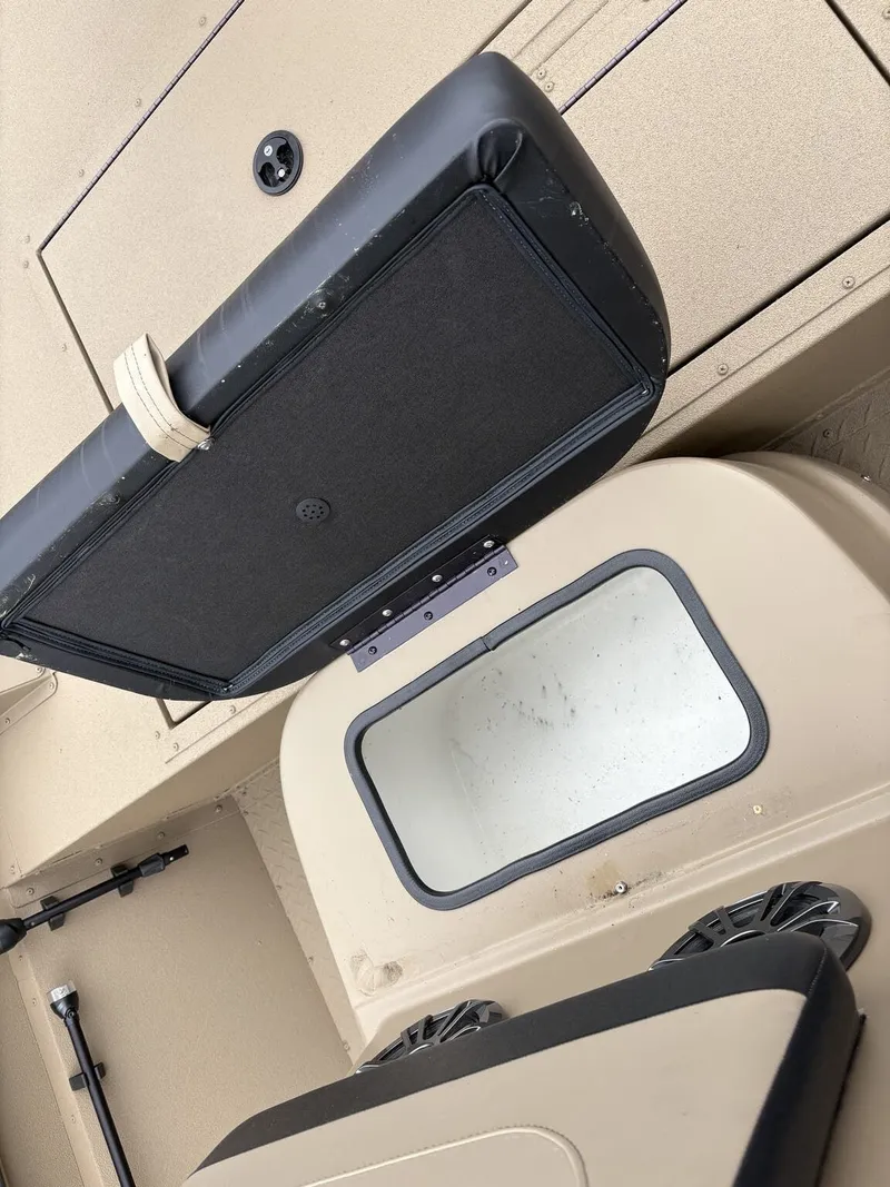 Slide: The Image of SeaArk Shadow 187 2025 - 10