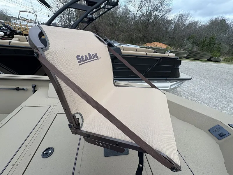 Slide: The Image of SeaArk Shadow 187 2025 - 15