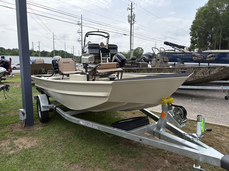 Slide: The Image of SeaArk 1652 Crappie 2025 - 2