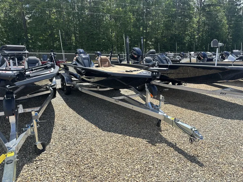 Slide: The Image of Xpress H20C Crappie 2026 - 5