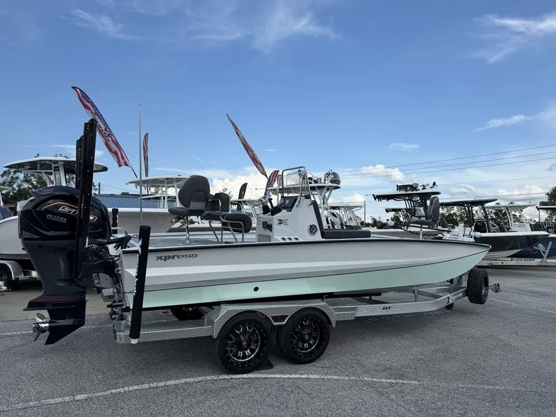 Slide: The Image of Xpress X23B Bay Lounge 2026 - 3