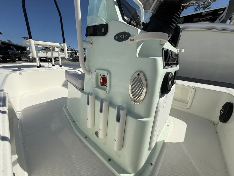 Slide: The Image of Spyder FX17 Flicker 2026 - 12