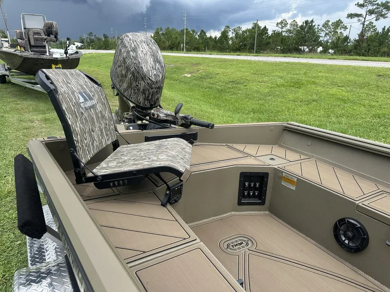 Slide: The Image of Thor Timber Hammer 1754-SEADECK-60HP 2026 - 9