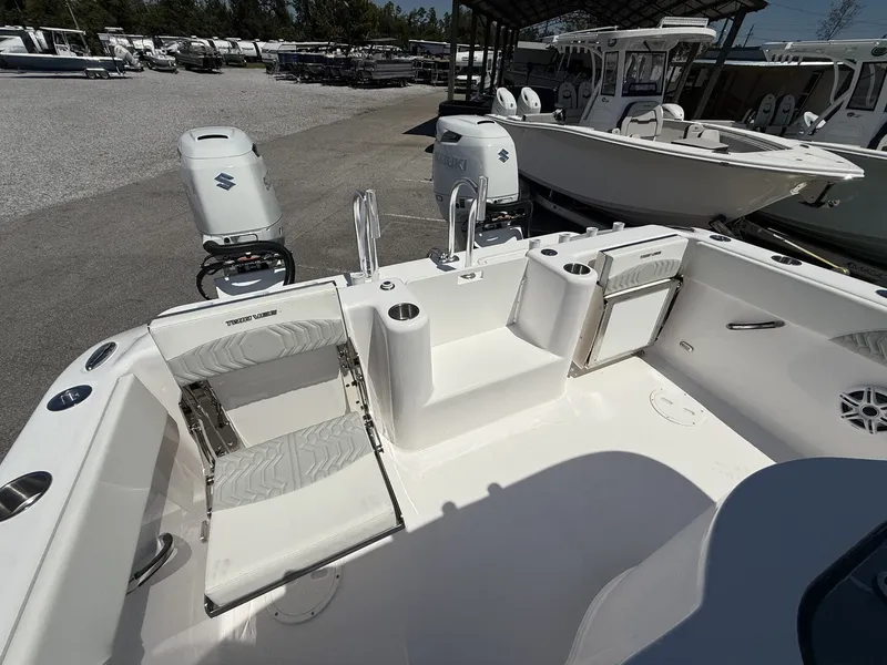 Slide: The Image of Twin Vee GFX2 280 GFX2 2026 - 20