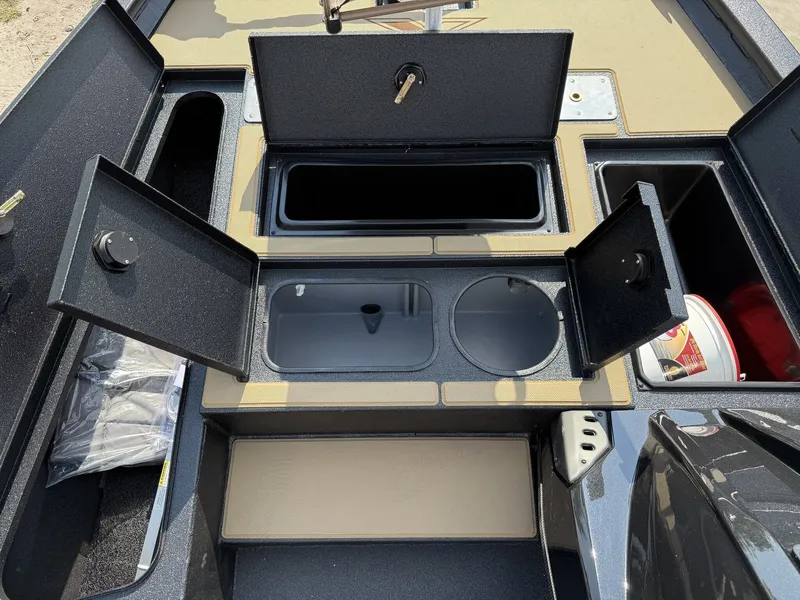 Slide: The Image of Xpress Hyper-Lift Crappie Series 2026 - 5