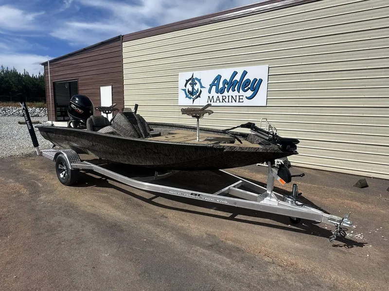 Slide: The Image of Xpress Hyper-Lift Crappie Series H18 2026 - 4