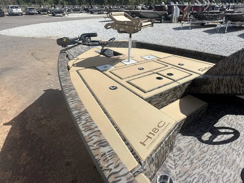 Slide: The Image of Xpress Hyper-Lift Crappie Series H18 2026 - 6