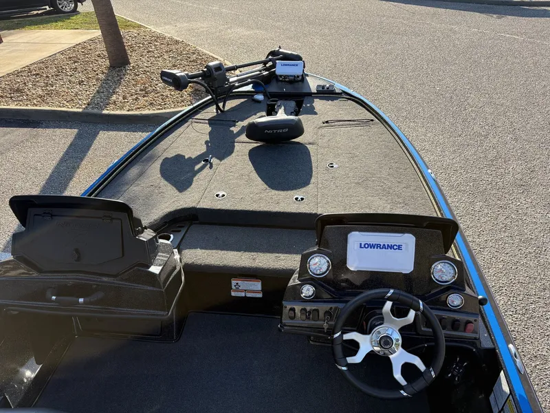 Slide: The Image of Nitro Z 18 DUAL CONSOLE 2022 - 9