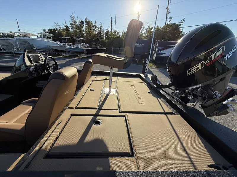 Slide: The Image of Xpress Hyper-Lift Bass Series H20 2026 - 11