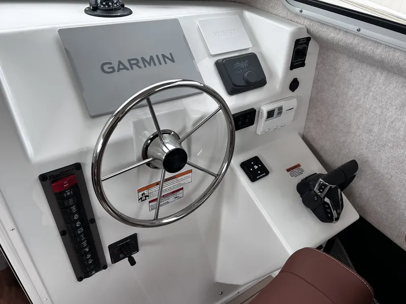 Slide: The Image of Parker Marine 287 Explorer 2026 - 24