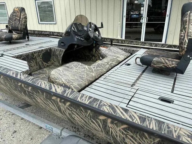 Slide: The Image of Lowe Stinger ST175 2016 - 5