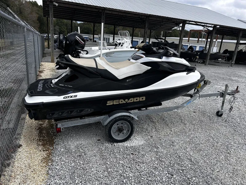 Slide: The Image of Sea-Doo GTX GTX S 155 2013 - 10