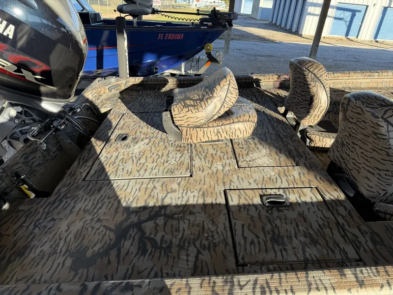 Slide: The Image of Xpress XP185 Catfish 2025 - 5