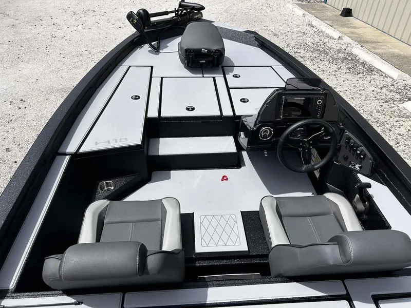 Slide: The Image of Xpress H18 Bass 2026 - 13