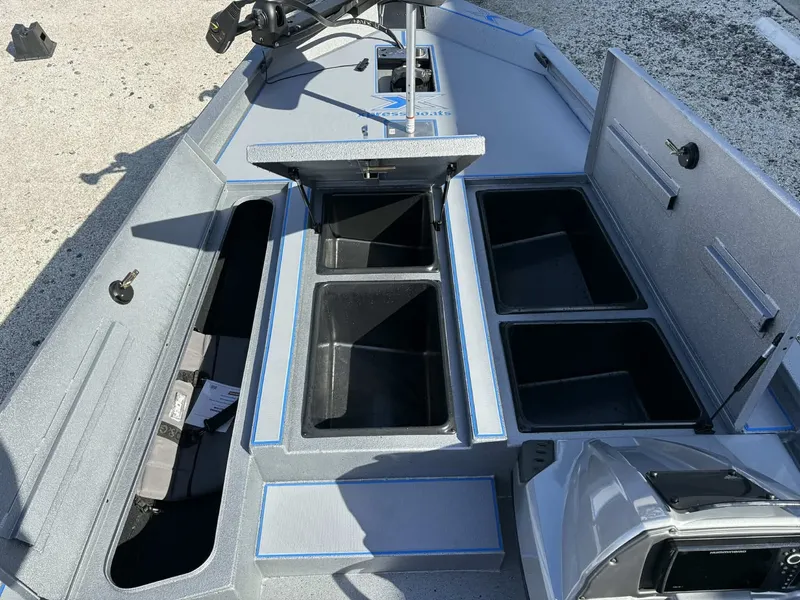 Slide: The Image of Xpress Hyper-Lift Bass Series H20 2026 - 8