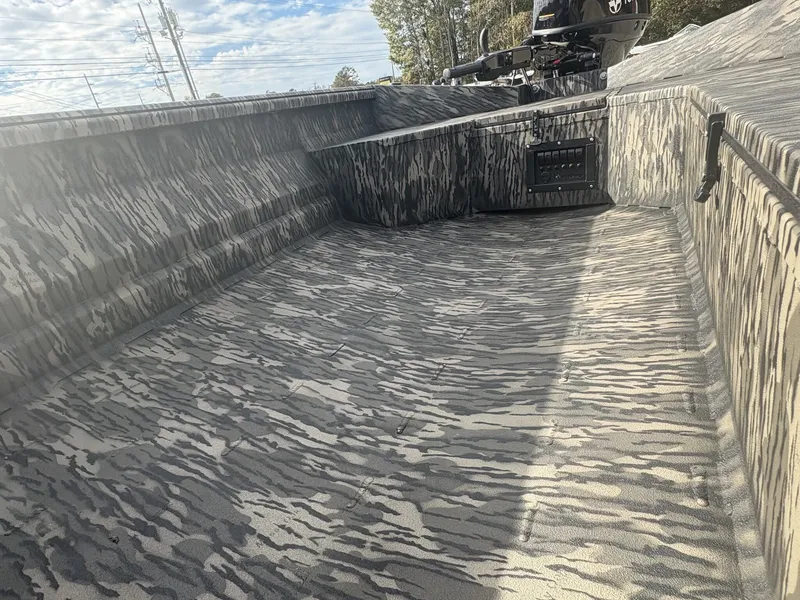 Slide: The Image of Reaper Boats 756 756 STEP TRANSOM 2026 - 11